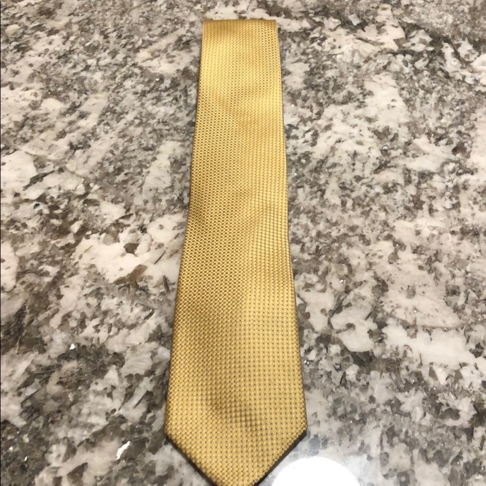 Croft & Barrow Gold/Blue Dotted Tie